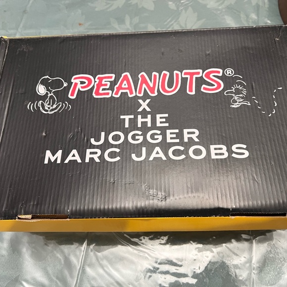 Marc Jacobs Shoes - Marc Jacobs Peanuts Jogger Box in Black and Yellow